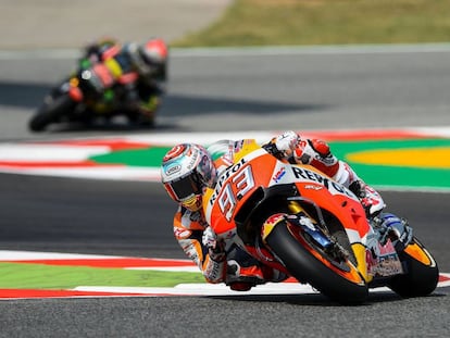 Marc M&aacute;rquez traza la &#039;chicane&#039; en los libres del gran premio de Catalu&ntilde;a.