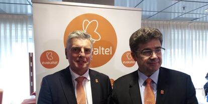 El presidente de Euskaltel; Xabier Iturbe, y el CEO, José Miguel García. 
 