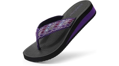 Estas chanclas con cuña para mujer son una de las más vendidas de Amazon.