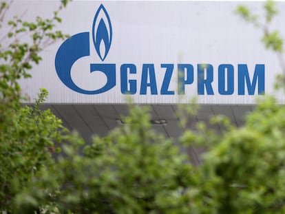 Logo de la gasista rusa Gazprom, en Sofía (Bulgaria).