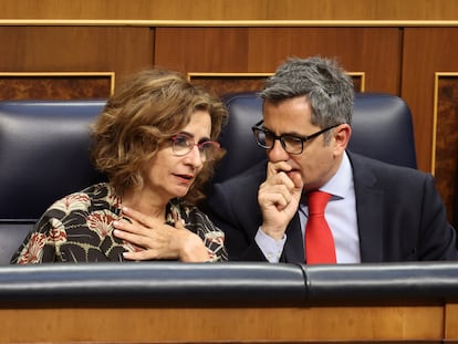 La vicepresidenta primera, María Jesús Montero, y el ministro de la Presidencia, Félix Bolaños.
