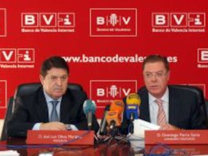 Jos&eacute; Luis Olivas, expresidente de Banco de Valencia, y Domingo Parra, exconsejero delegado.