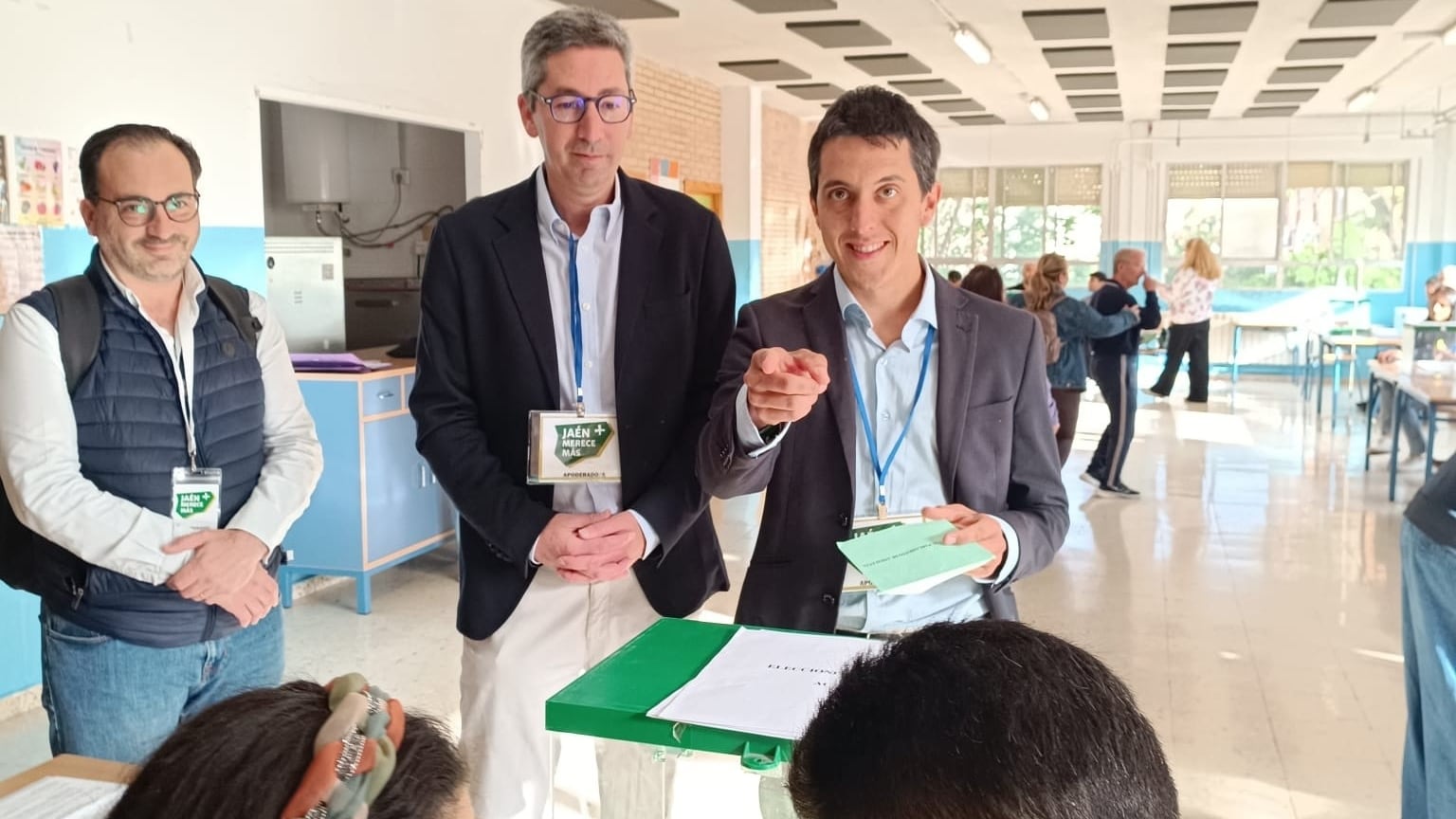 Los partidos provincialistas descarrilan en las elecciones autonómicas