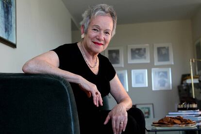 Edith Pearlman, fotografiada en su casa.