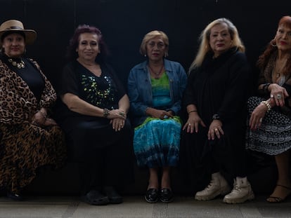 Emma Yessica Duvali, Sara Lugo, Gabriela Elliot, Denisse Valverde y Verónica López, víctimas sobrevivientes de la guerra sucia.