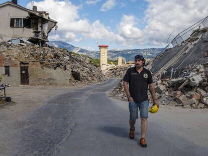 Jos&eacute; Antonio Ca&ntilde;as, en Amatrice el pasado 16 de julio.