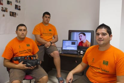 Parra, Pacheco y Márquez, en la escuela taller de Benalup-Casas Viejas (Cádiz).