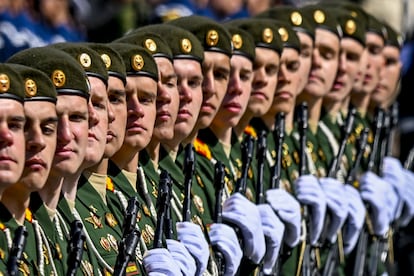Soldados rusos en el Día de la Victoria de Moscú