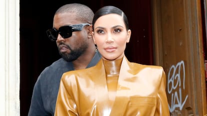 Kim Kardashian y Kanye Weste el 1 de marzo de 2020 en París, Francia.