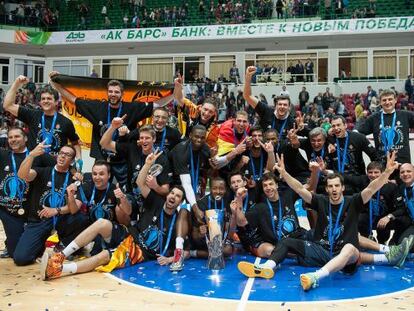 El Valencia Basket celebra el título.