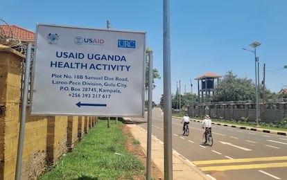 Un cartel de un servicio de salud apoyado por USAID, en Gulu, al norte de Uganda.