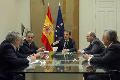 Una reunión del diálogo social presidida por José Luis Rodríguez Zapatero.