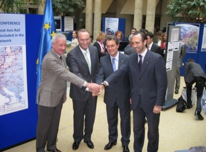 Los presidentes autonómicos de Murcia, Comunidad Valenciana, Cataluña y Baleares, en un acto en defensa del corredor mediterráneo en Bruselas el pasado septiembre.