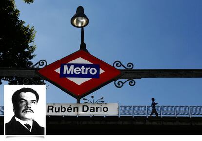 El nombre del poeta nicaragüense Rubén Darío se escucha a diario en Madrid. Una de las estaciones del metro de la ciudad lleva su nombre. En ese mismo sitio, hay una glorieta llamada Rubén Darío desde 1921. El llamado príncipe de las letras castellanas fue embajador de Nicaragua en España entre los años 1907 y 1909.