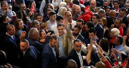 El presidente del Gobierno, Pedro Sánchez, tras un acto en la localidad tinerfeña de Arona.