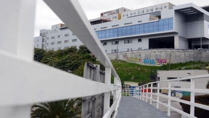 Edificio central del Complexo Hospitalario Universitario de A Coruña