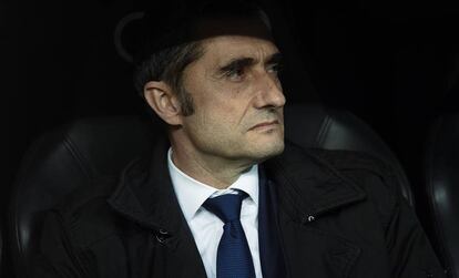 Ernesto Valverde, en el banquilo del Santiago Bernabéu. 