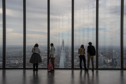 See London from above. That's what the new Horizon 22 public observation deck allows you to do. At 254 meters high, it is not only the highest viewing platform in London, but in all of Europe. This new free attraction in the British capital is located in the skyscraper 22 Bishopsgate, the largest office building in the city (and the tallest after the Shard), which is located in the heart of the financial district. To reach the 58th floor, where the observation deck is located, there are two high-speed elevators which take you there in just 41 seconds. 