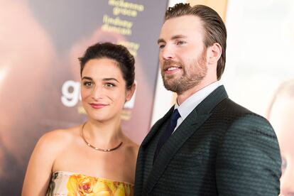 Chris Evans y Jenny Slate.

Otra pareja de actores que puso punto y final a su relación este año. Y de nuevo la falta de tiempo parece la razón principal de su adiós. Sus respectivos trabajos les acabaron distanciando aunque la cómica declaró que esperaba poder seguir siendo su amiga y ambos se han dedicado palabras de amor y respeto.