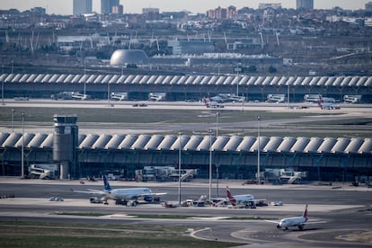 Vista panorámica del aeropuerto Adolfo Suárez de Madrid en una imagen de archivo de enero.