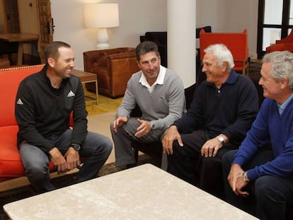 Sergio García,y José María Olazábal, el exjugador José María Cañizares y el capitán del equipo olímpico masculino de golf, Manuel Piñero, el lunes, en Sotogrande.