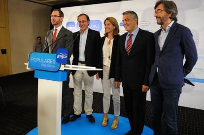 Los principales cargos del PP vasco durante la convención celebrada en Vitoria