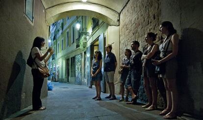 Participantes en una de las rutas del G&ograve;tic en Barcelona.