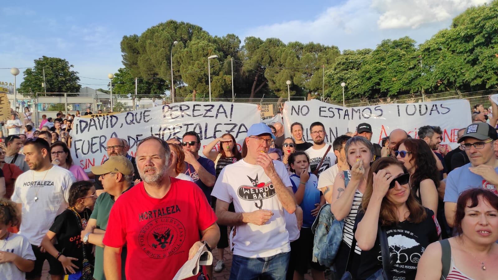 Pitada a David Pérez, delegado del distrito de Hortaleza, popularmente conocido como ‘el concejal aguafiestas’.