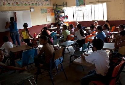Estudiantes en una escuela primaria en La Chiripa (Nayarit).