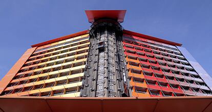 Hotel Puerta de América, de la cadena Silken, situado en la avenida de América (Madrid).