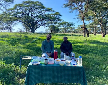 Desayuno durante un safari en Kenia. Imagen proporcionada por el Hotel Lewa House.