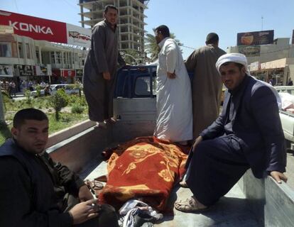 Funeral por uno de los manifestantes fallecidos este martes en Kirkuk.