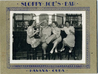 Bar Sloopy Joe. La competencia en aquellos años era durísima, pues había muchos bares y muy buenos cantineros. A los estadounidenses les encantaba el vecino Sloopy Joe, donde el 1959 se rodó la película 'Nuestro hombre en La Habana'.