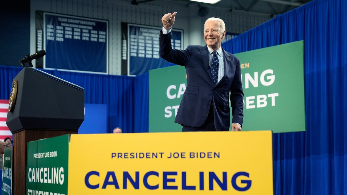 Las claves del nuevo plan de Joe Biden para aliviar la deuda ...