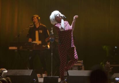 La cantante estadounidense Deborah Harry, durante el concierto ofrecido en el Azkena Rock.