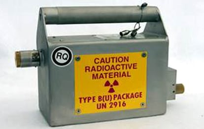 Una caja para transportar material radioactivo.