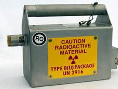 Una caja para transportar material radioactivo.
