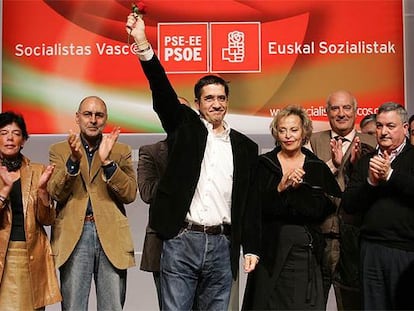 El líder del PSE, Patxi López, durante el acto de los socialistas vascos celebrado ayer en Bilbao.