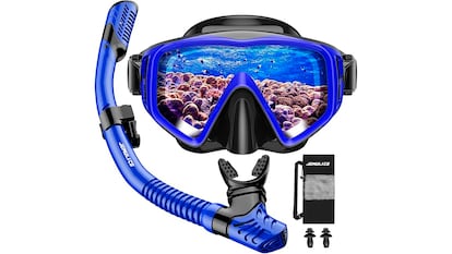 Set de snorkel sobre fondo blanco.