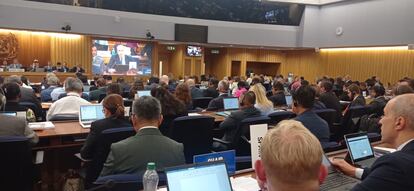 Delegados de las distintas naciones en la cumbre del transporte marítimo celebrada en Londres.