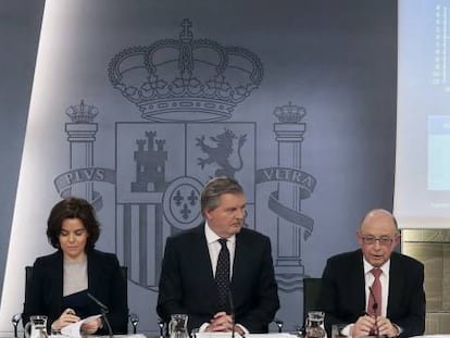 El Gobierno presenta los presupuestos de 2017 después del consejo de ministros.