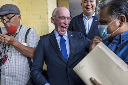 El candidato a la presidencial Edmond Mulet en un acto público el 21 de junio en Cuidad de Guatemala.