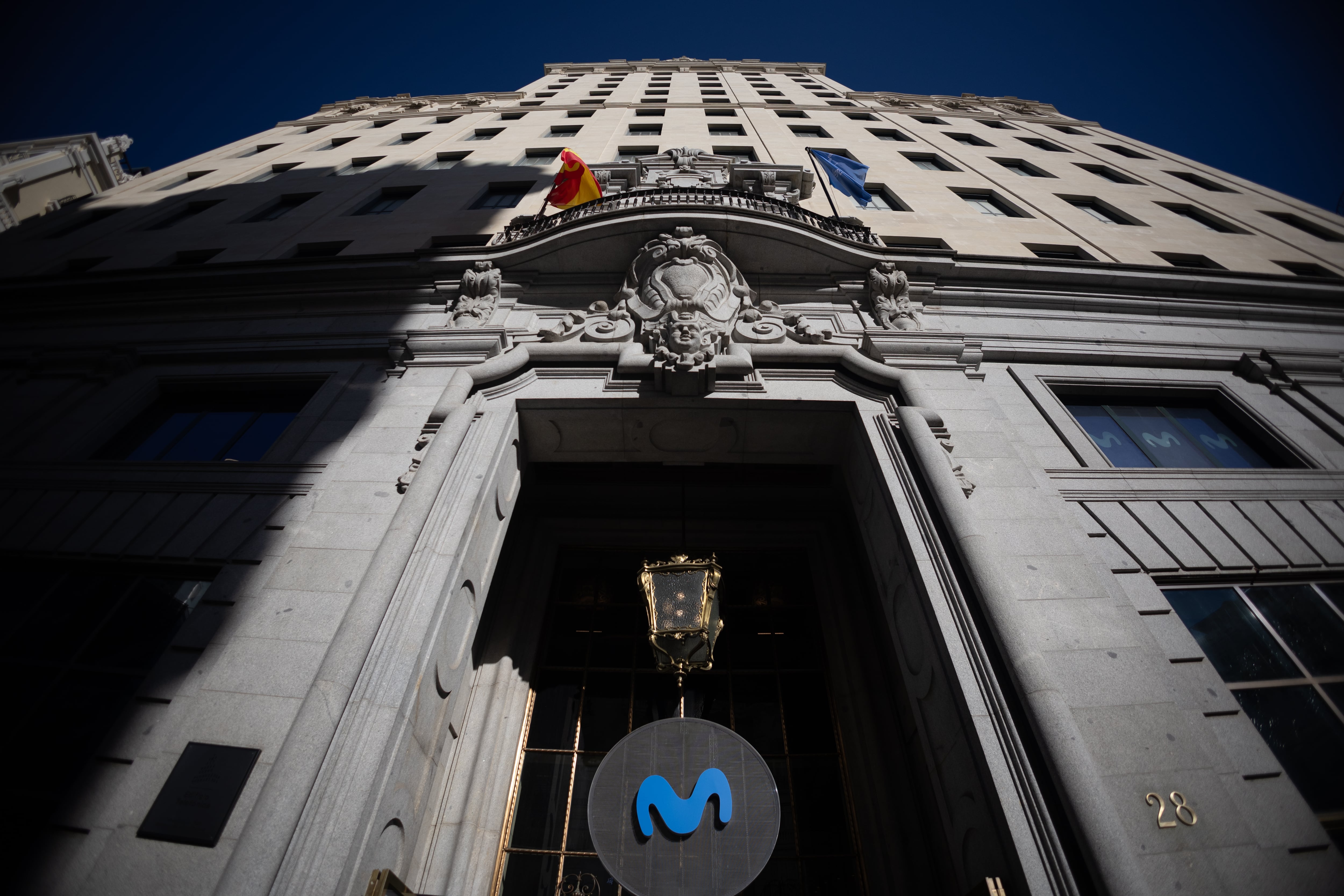 Las trabas municipales desinflan el interés por la venta de la sede histórica de Telefónica en la Gran Vía de Madrid