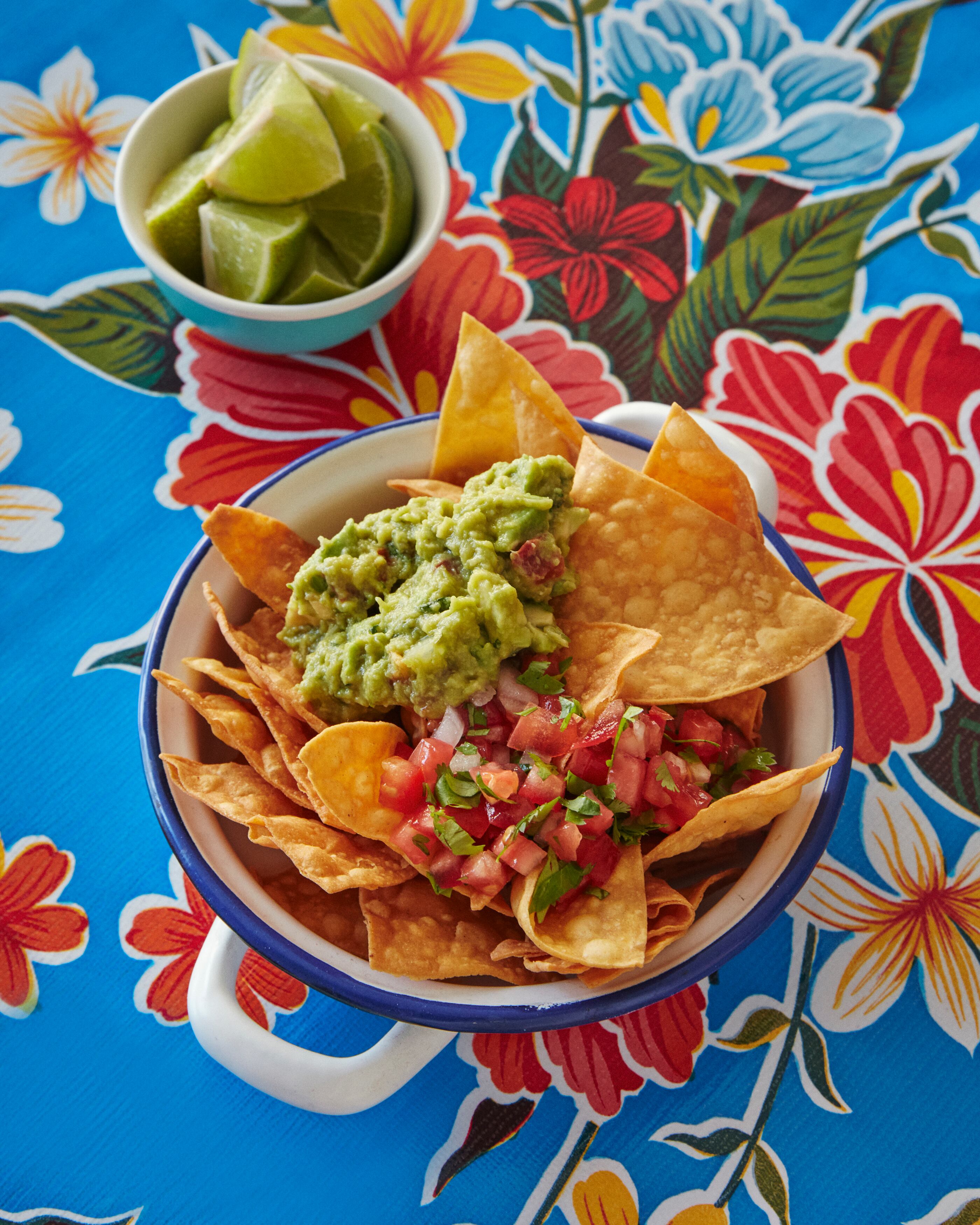 Nachos con guacamole.