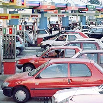 Imagen de archivo de una gasolinera situada en la ciudad francesa de Burdeos.