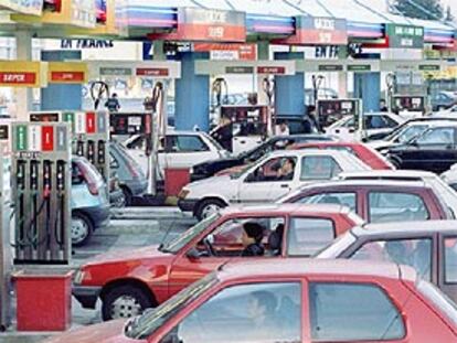 Imagen de archivo de una gasolinera situada en la ciudad francesa de Burdeos.