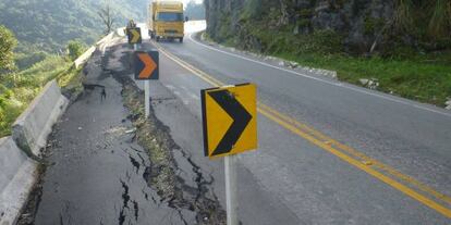 Trecho da rodovia BR-476, no Paran&aacute;.