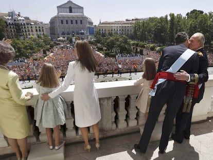 The king and his family on the balcony of the Oriente Palace in Madrid, on June 19, 2014, the day of his proclamation.