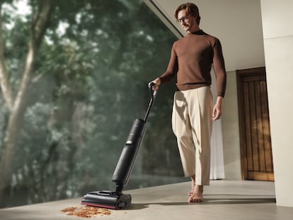 Artículo de EL PAÍS Escaparate que describe las ventajas de uso de la aspiradora escoba y friegasuelos Dreame H15 Pro