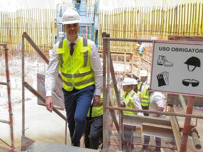 El presidente del Gobierno, Pedro Sánchez, visita las obras del metro de São Paulo, este jueves.